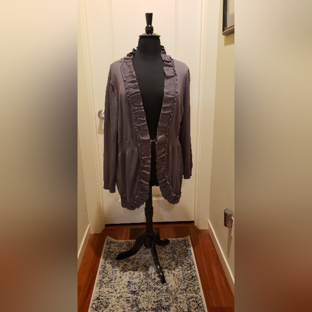 Carolyn Taylor Woman Ruffled Long Hem Cardigan Sweater - Gray